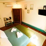 بيت ضيافة Domus Angularia