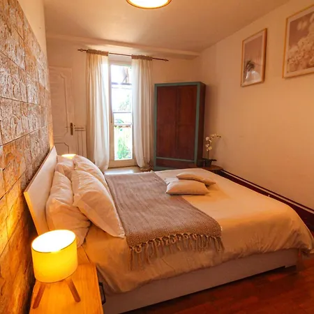 Konukevi Domus Angularia 3*