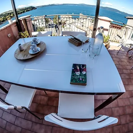 Konukevi Domus Angularia Anguillara Sabazia