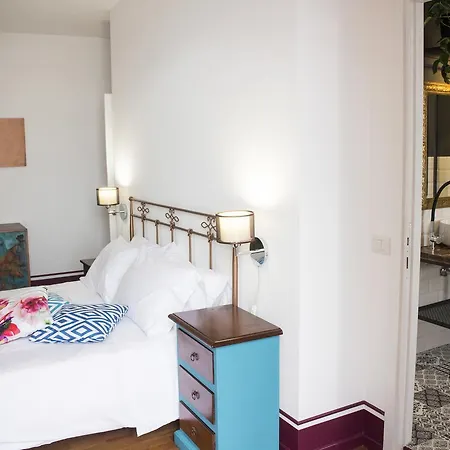 Domus Angularia Konukevi 3*